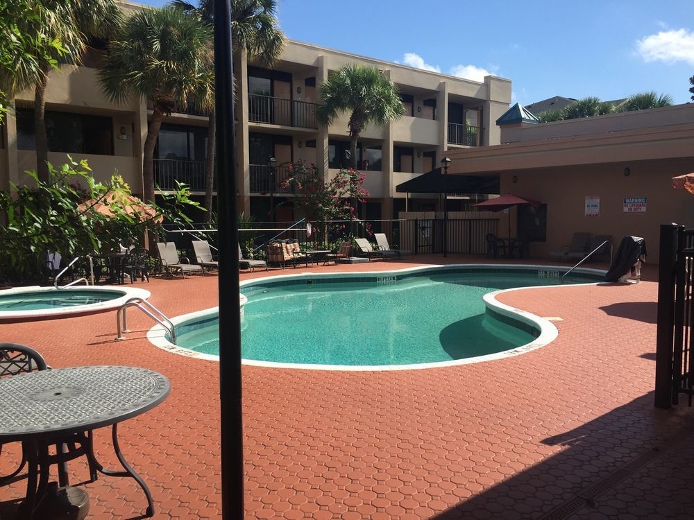Days Inn & Suites By Wyndham Orlando Airport Eksteriør billede